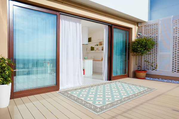 Tepih za terasu Pločice i kotači
