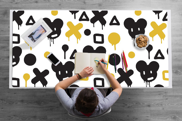 Podloga za stol Crni i žuti grafiti
