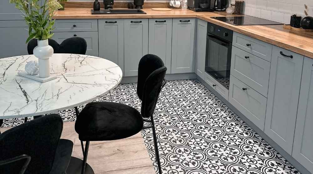 Što pokriti stare pločice