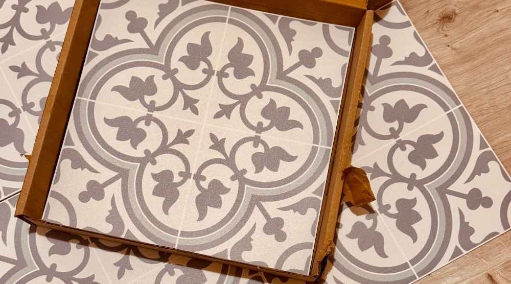 Što pokriti stare pločice