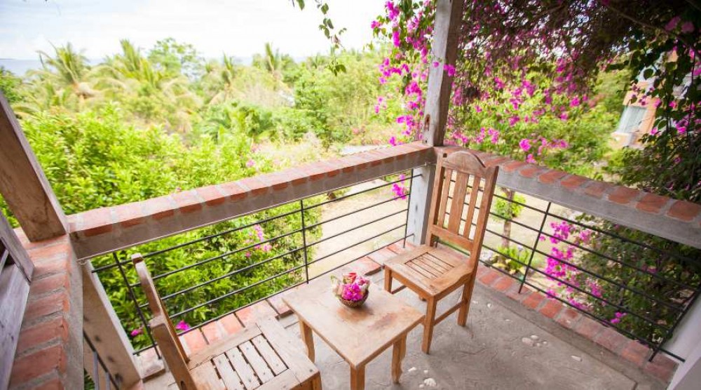 mali balkon u stambenoj zgradi